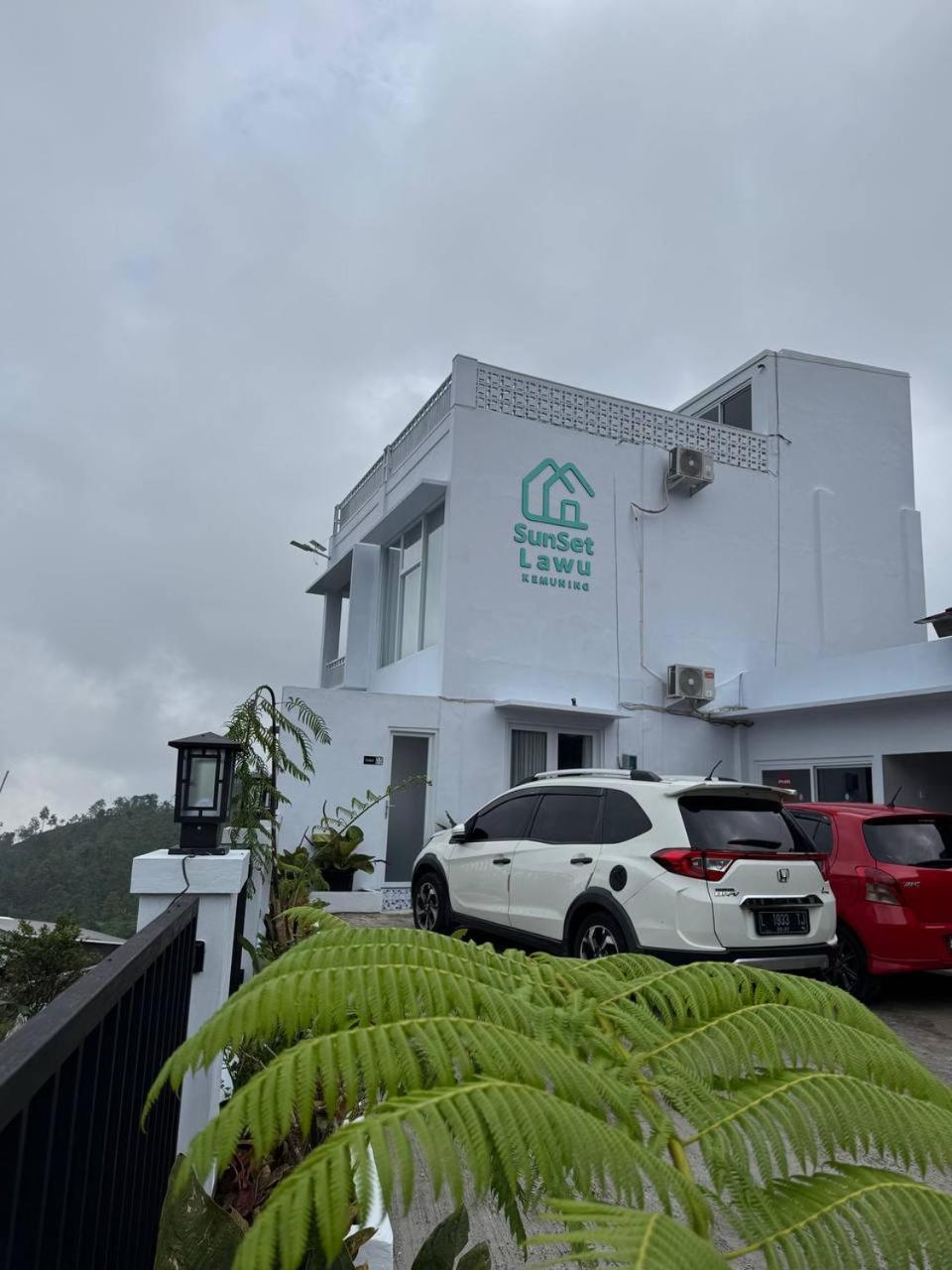 Sunset Lawu Kemuning, Villa, Full House 3 Bed, Free Bbq, Free Float Light Breakfast Karanganyar  외부 사진